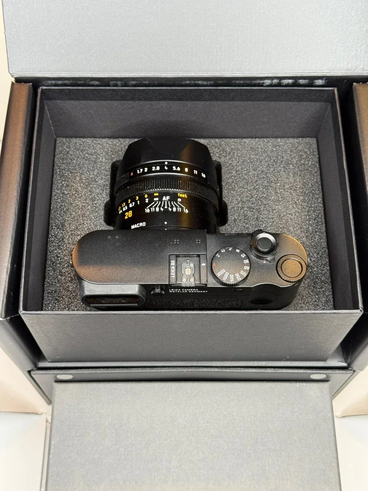 Leica Q2 47.3 MP Digital Camera – Full Set | Only 119 Shutter Count