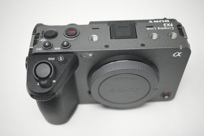 Sony FX3 Cinema Line Camera – Full Box, Accessories Included, Low Shutter Count